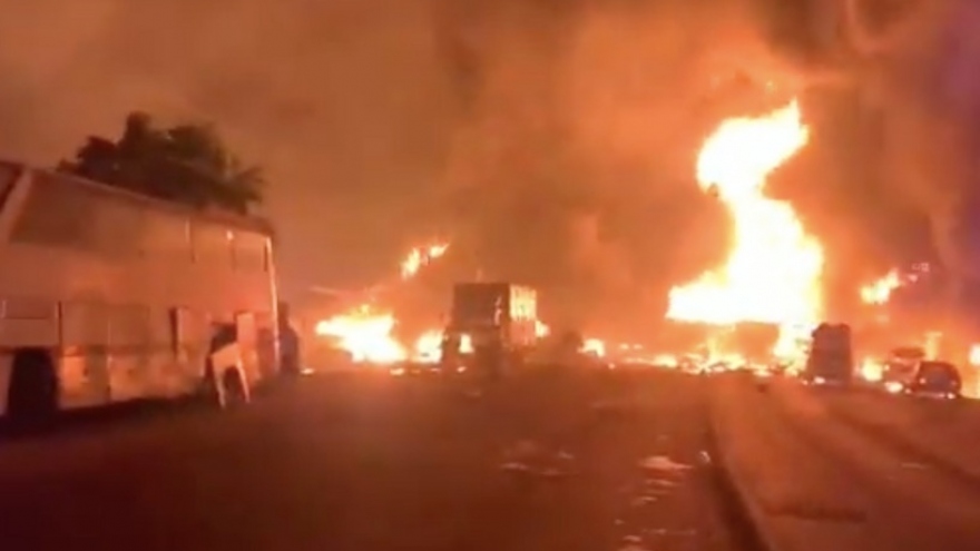 Nổ xe bồn chở nhiên liệu ở Sierra Leone: Ít nhất 91 người chết, nhiều thi thể cháy rụi